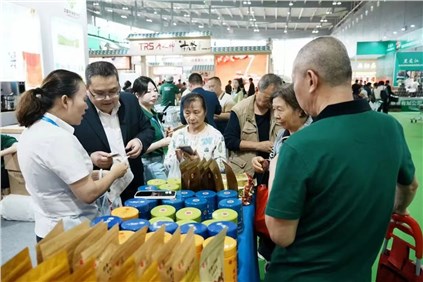 我与中部农博会的24年 | 集团公司副董事长吴浩人：连续24年参加，进行品牌展示与新品推广