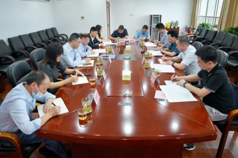 湖南省供销合作总社党组书记、理事会主任周晓理调研公司并主持召开座谈会